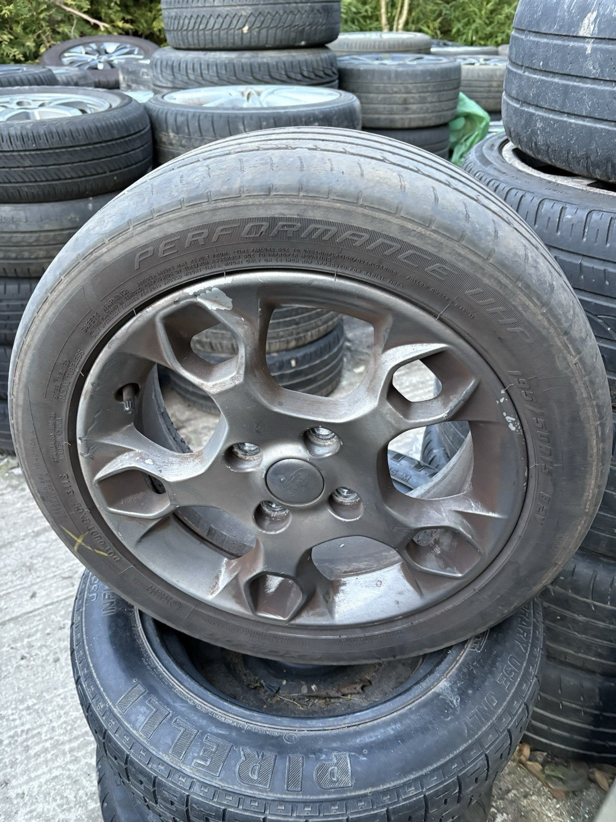 FORD FIESTA MK7 SNOWFLAKE 15 INCH ALLOY WHEEL 6J X 15 BA6J-1007-GA 195-50-R150