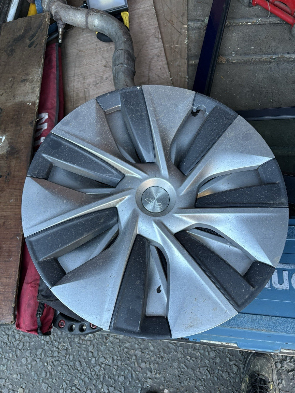 TESLA Model-Y 2021-23 Gemini Turbine Wheel Trim 19" Hub Cap Cover 1044235-00-B0