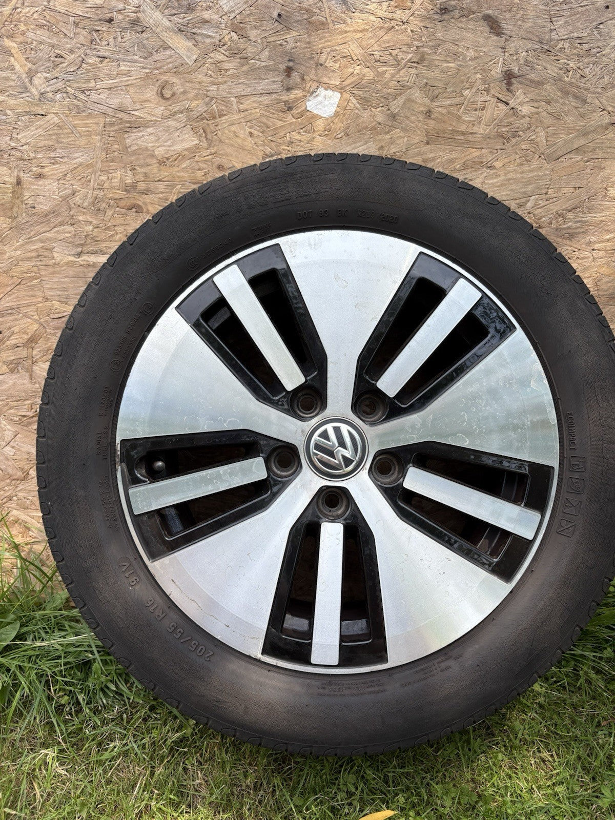 Alloy Wheel VOLKSWAGEN Golf 16” Rim 5x112 Et46 5ge601025 With Tyre Diamond Cut 10