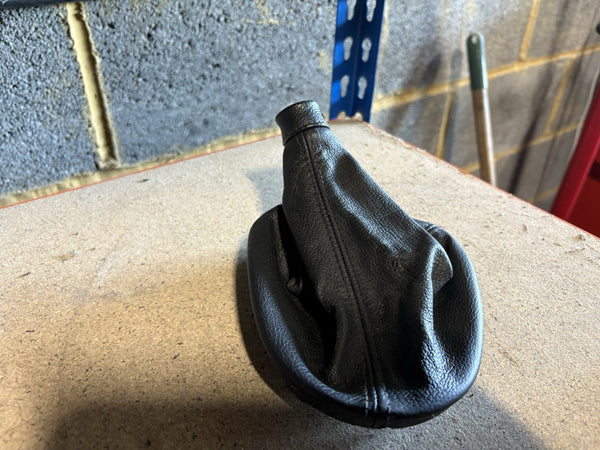 Gearstick Gaiter - Alfa Romeo GT 2002-2010 Lusso Cloverleaf Leather0