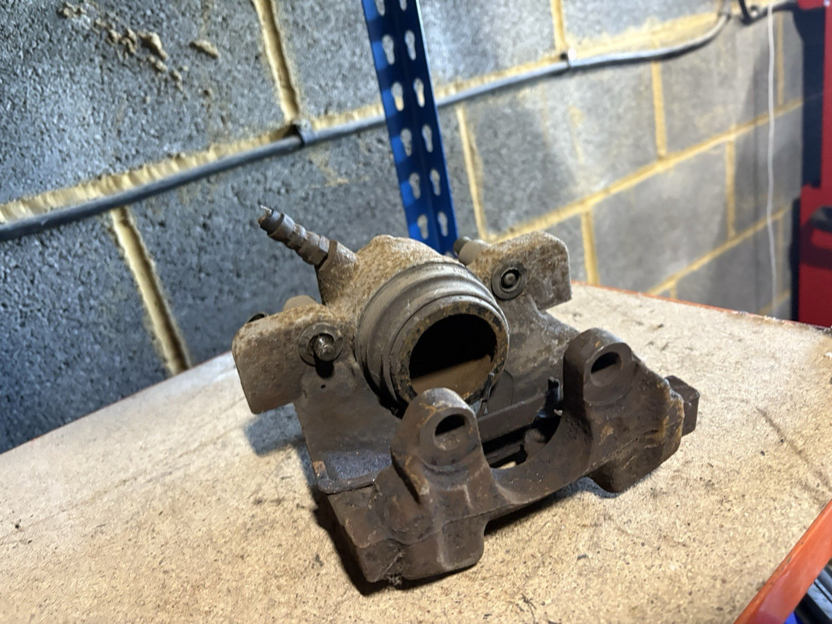ALFA ROMEO BRERA BRAKE CALIPER FRONT LEFT PASSENGER SIDE N/S 1590