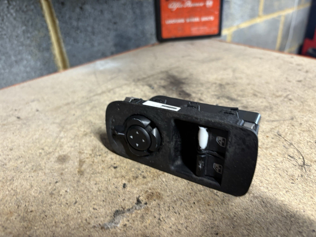 DRIVER - Electric Window Switch - Alfa Romeo Mito 2008-20200