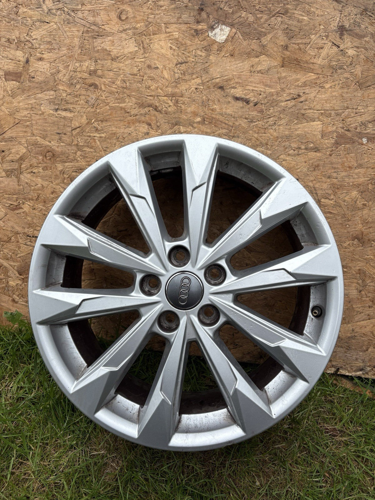 X1 GENUINE AUDI Q3 2018-2023 18" ALLOY WHEEL PART No 83A601025G No Tyre Rim0