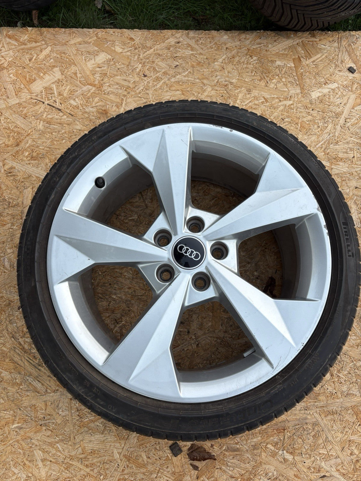 18” Genuine  Audi A3 S-line 8 x 18 Alloy wheel 8Y0 601 025 J With Tyre Rim Sm0