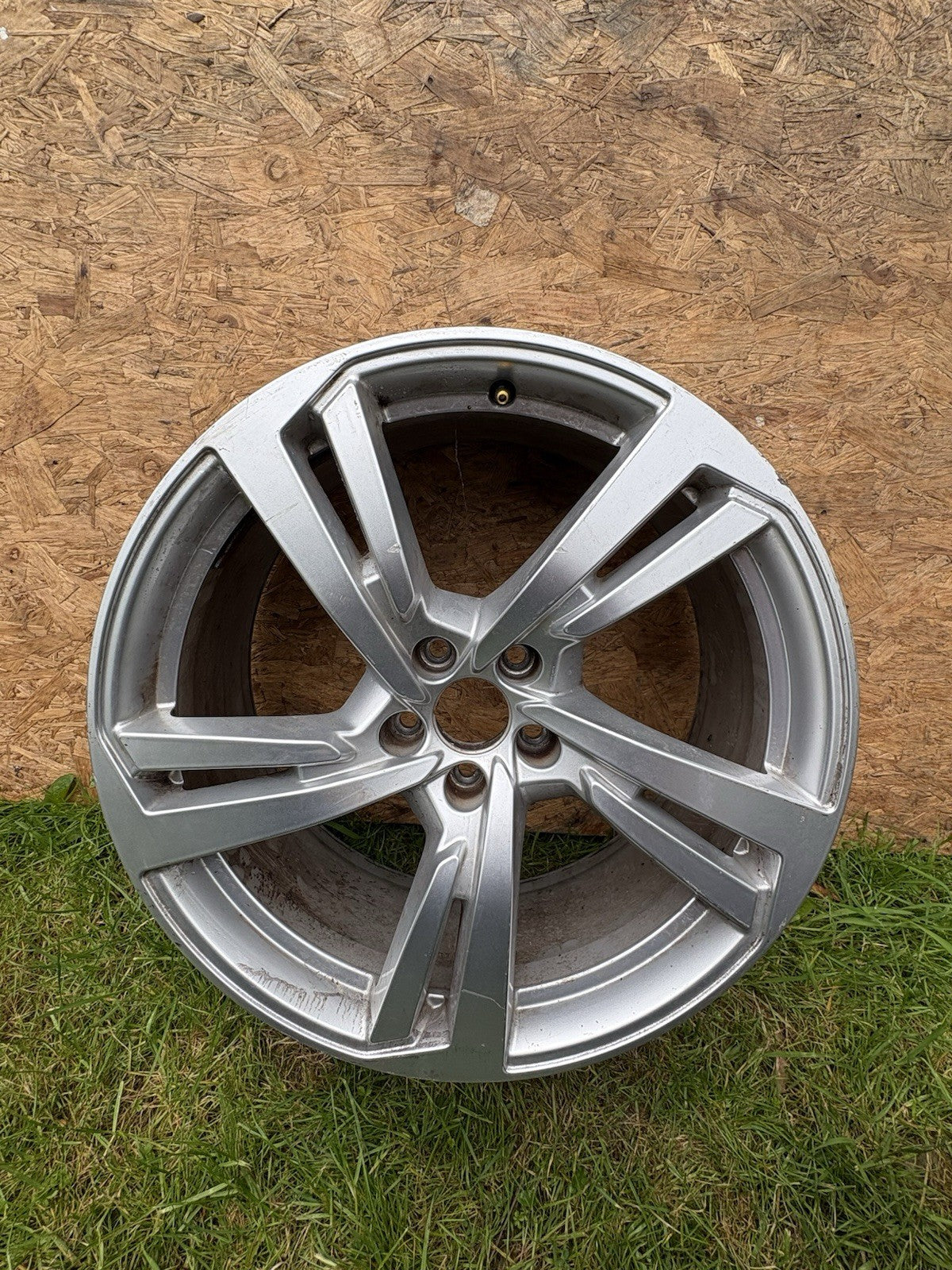 X1 GENUINE AUDI A7 C8 255 40 20 inch ALLOY WHEEL + TYRE 4K8601025G SPARE SINGLE0