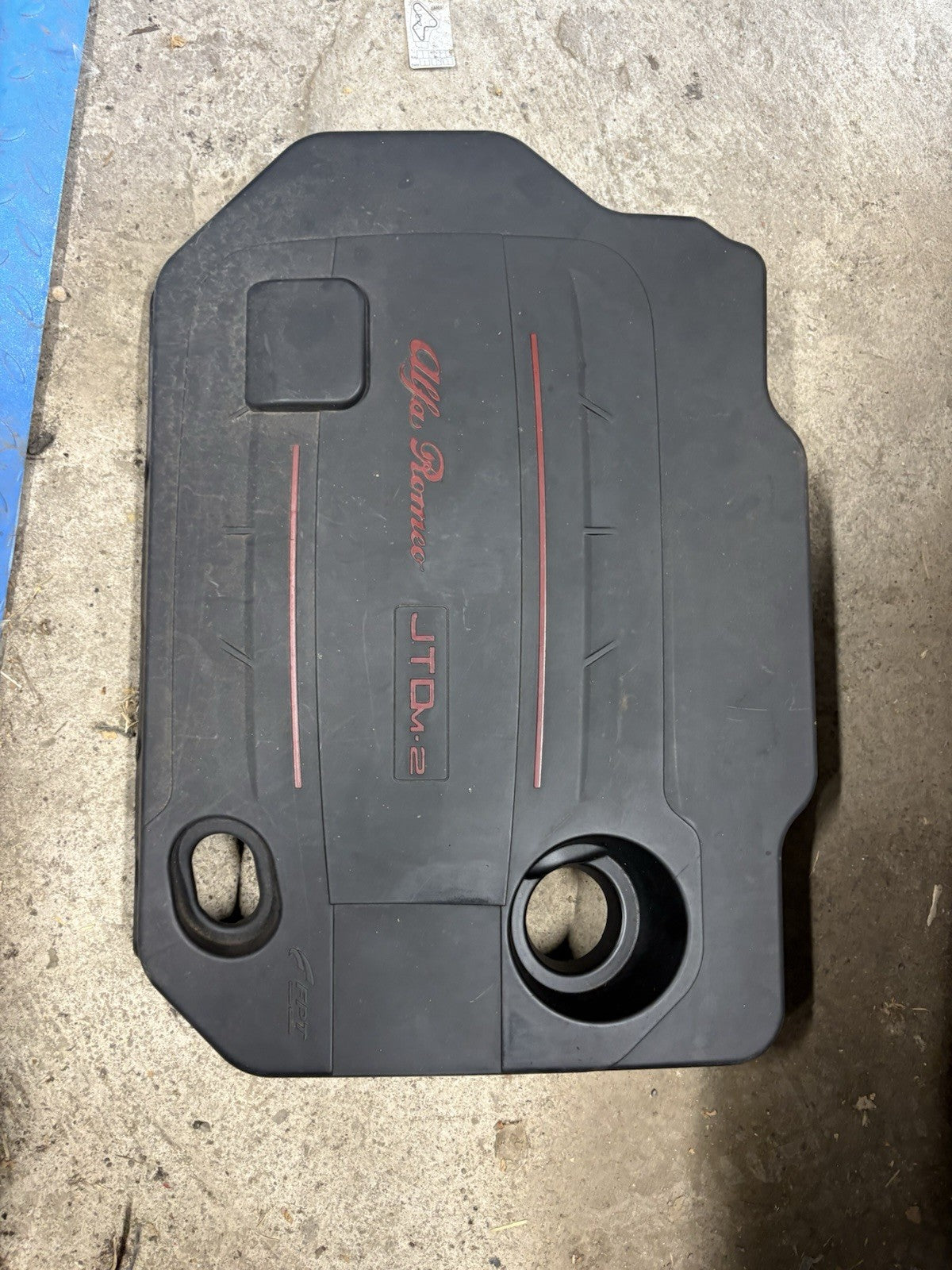 2011 ALFA ROMEO GIULIETTA VELOCE JTDM-2 ENGINE COVER 11-200