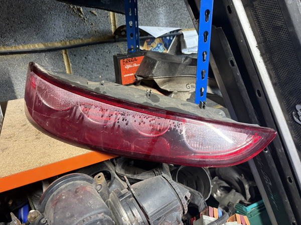 2006-2010 ALFA ROMEO BRERA N/S/R Left TAIL LIGHT Cracked Passenger  Side Rear0