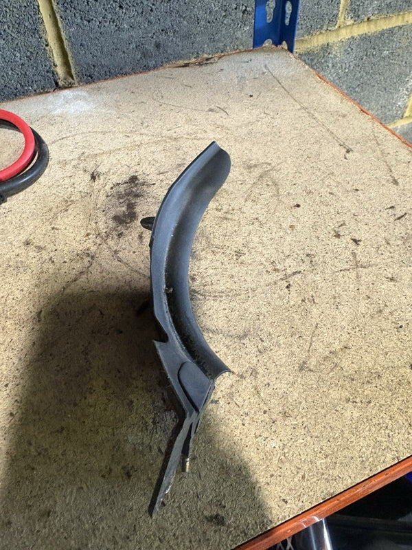 ALFA ROMEO 159 BRERA SPIDER FRONT WINDSCREEN Right SIDE BOTTOM CORNER TRIM COVER0