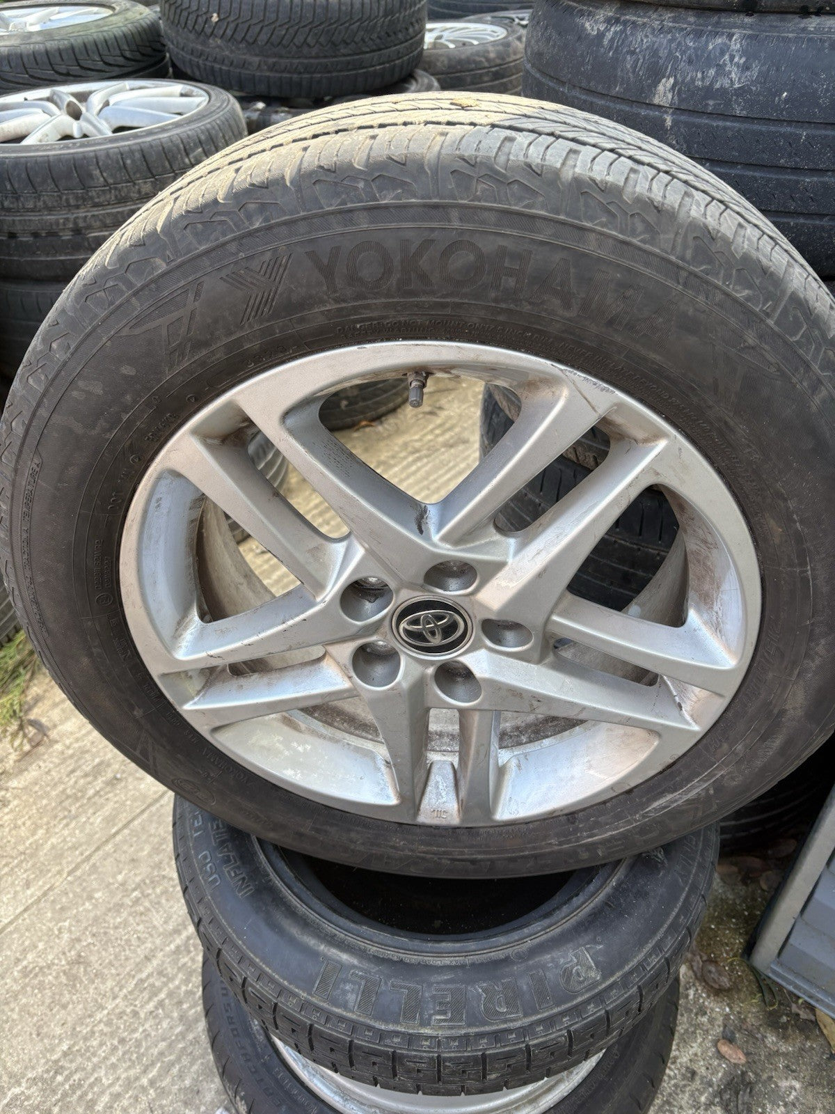 16-19 TOYOTA CHR MK1 AX10 17 INCH 5 STUD 10 SPOKE ALLOY WHEEL 17X6.5J With Tyre0