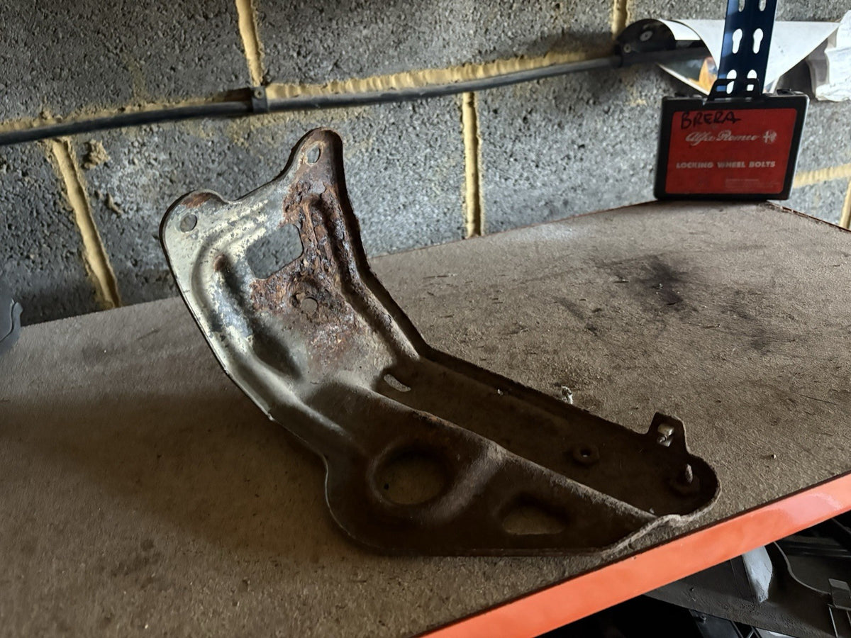 ALFA ROMEO BRERA JTS JTD GENUINE WASHER BOTTLE BRACKET0