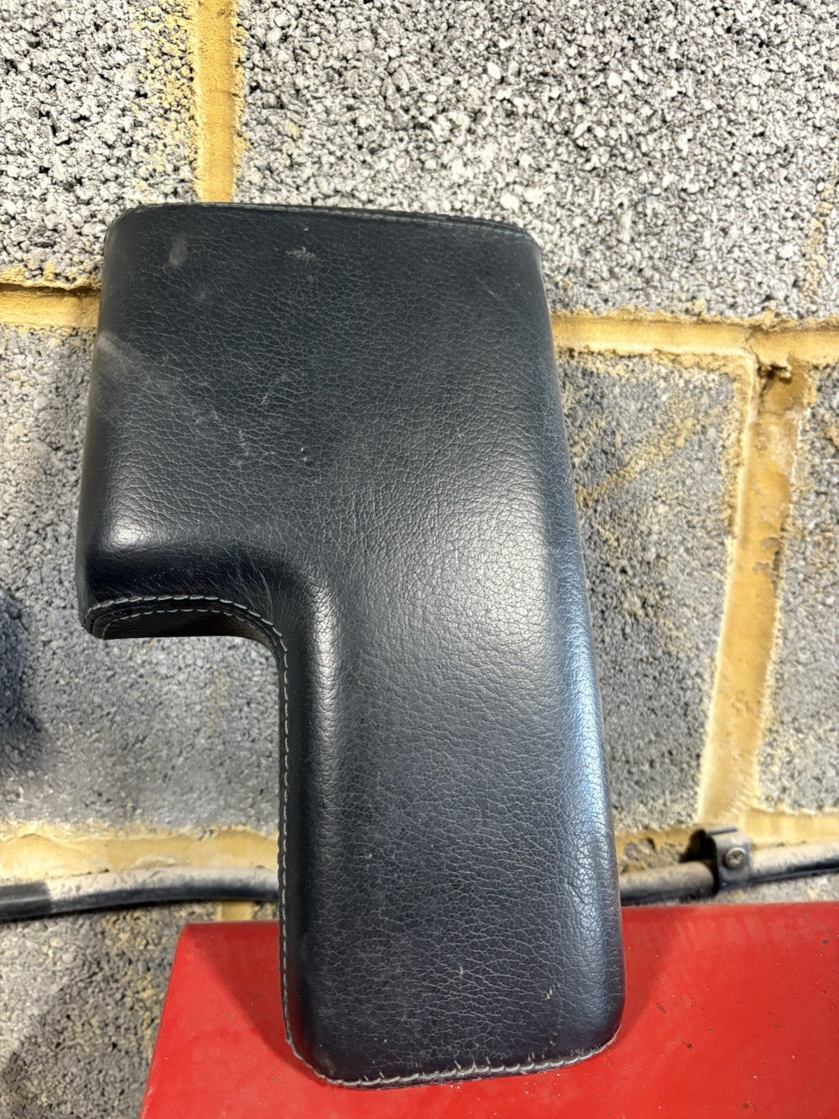 ALFA ROMEO BRERA SV 2006-2010 Leather CENTRE CONSOLE ARM REST LID0
