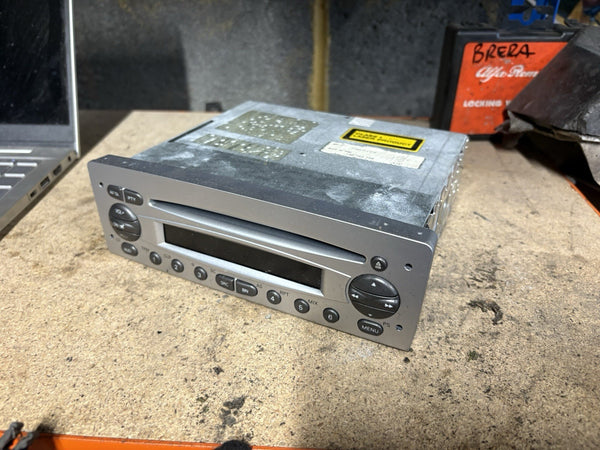 Alfa Romeo 156 2005 Radio CD GPS player head unit 7640378316 ISU43470
