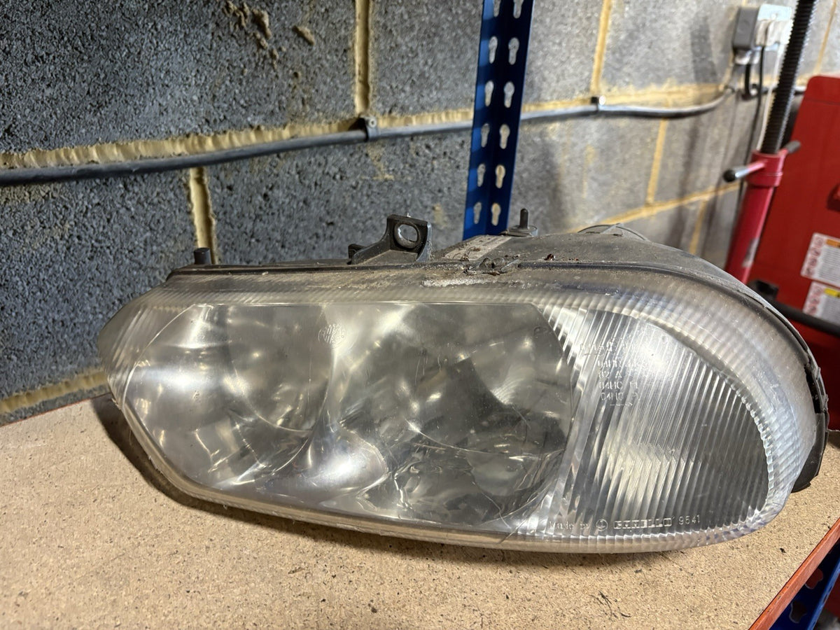 Nearside  HEADLIGHT  ALFA ROMEO 156 V6 JTD T SPARK V6 97-06 60626190 2.0 1.80