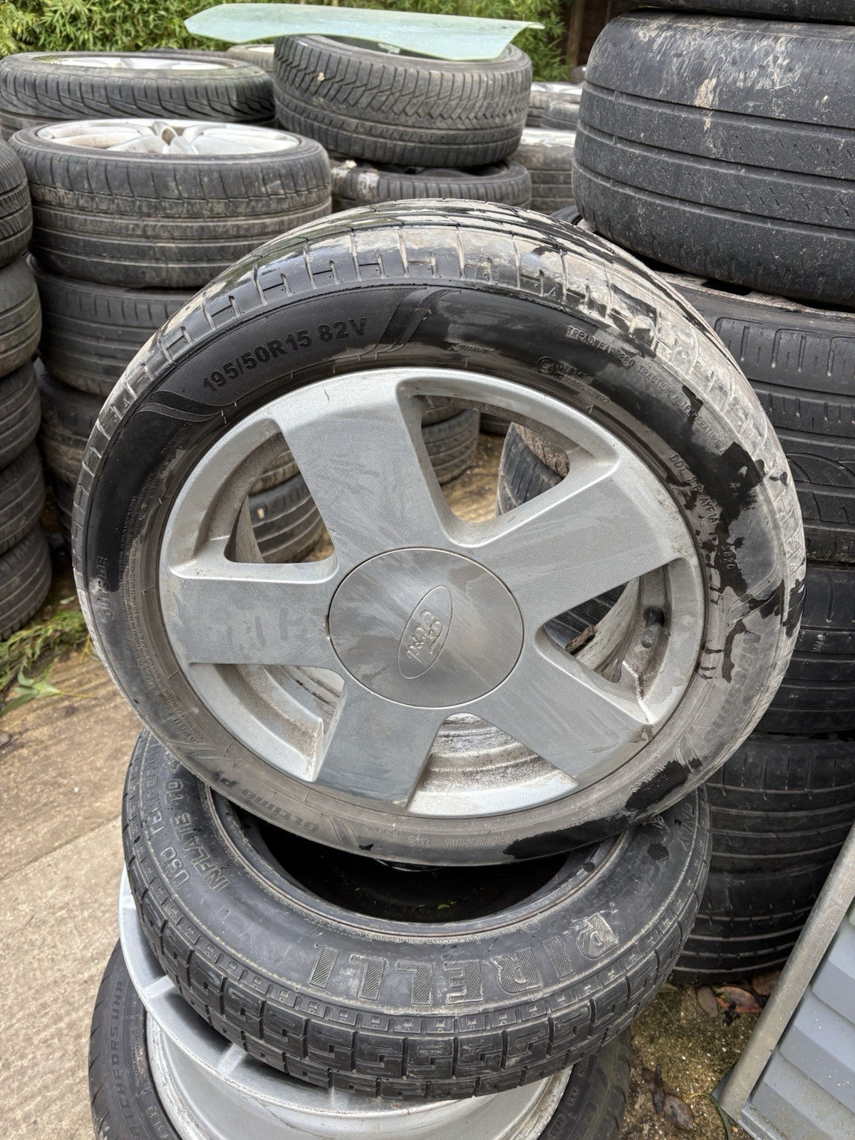 1x FORD FIESTA MK6 15” 6Jx15H2 ET:52.5 ALLOY WHEEL 2S61-AB  195/50 R15 Tyre Mj70