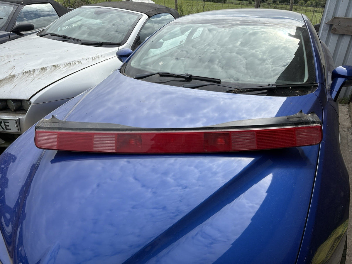 ALFA ROMEO SPIDER GTV 916 REAR LIGHT BAR 0