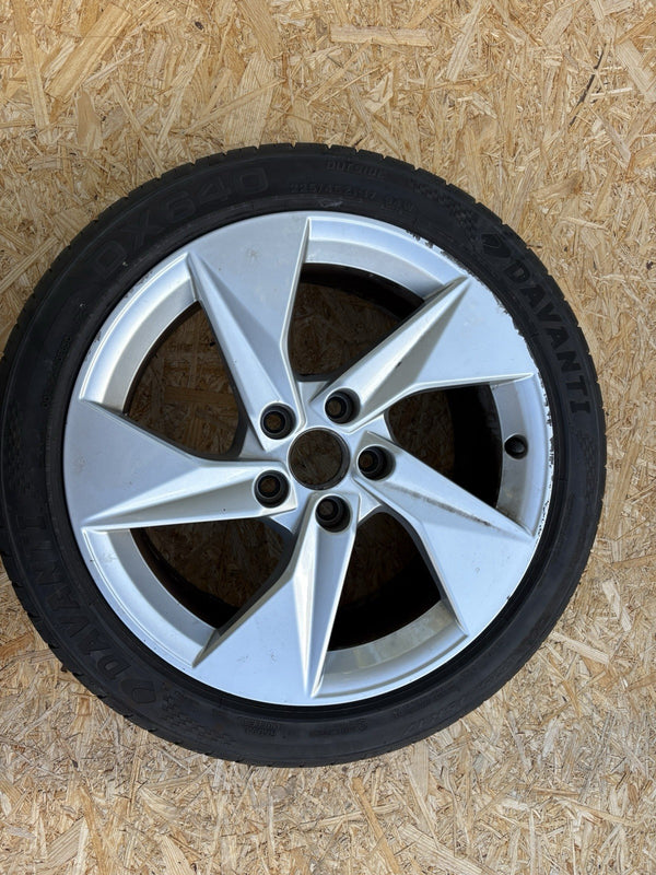 AUDI A3 8Y 18" GENUINE SILVER  ALLOY WHEEL 8Y0601025a  OEM Original0
