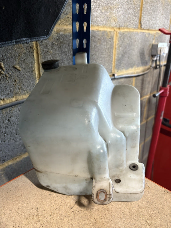 ALFA ROMEO GTV SPIDER 916 WINDSCREEN WASHER BOTTLE0